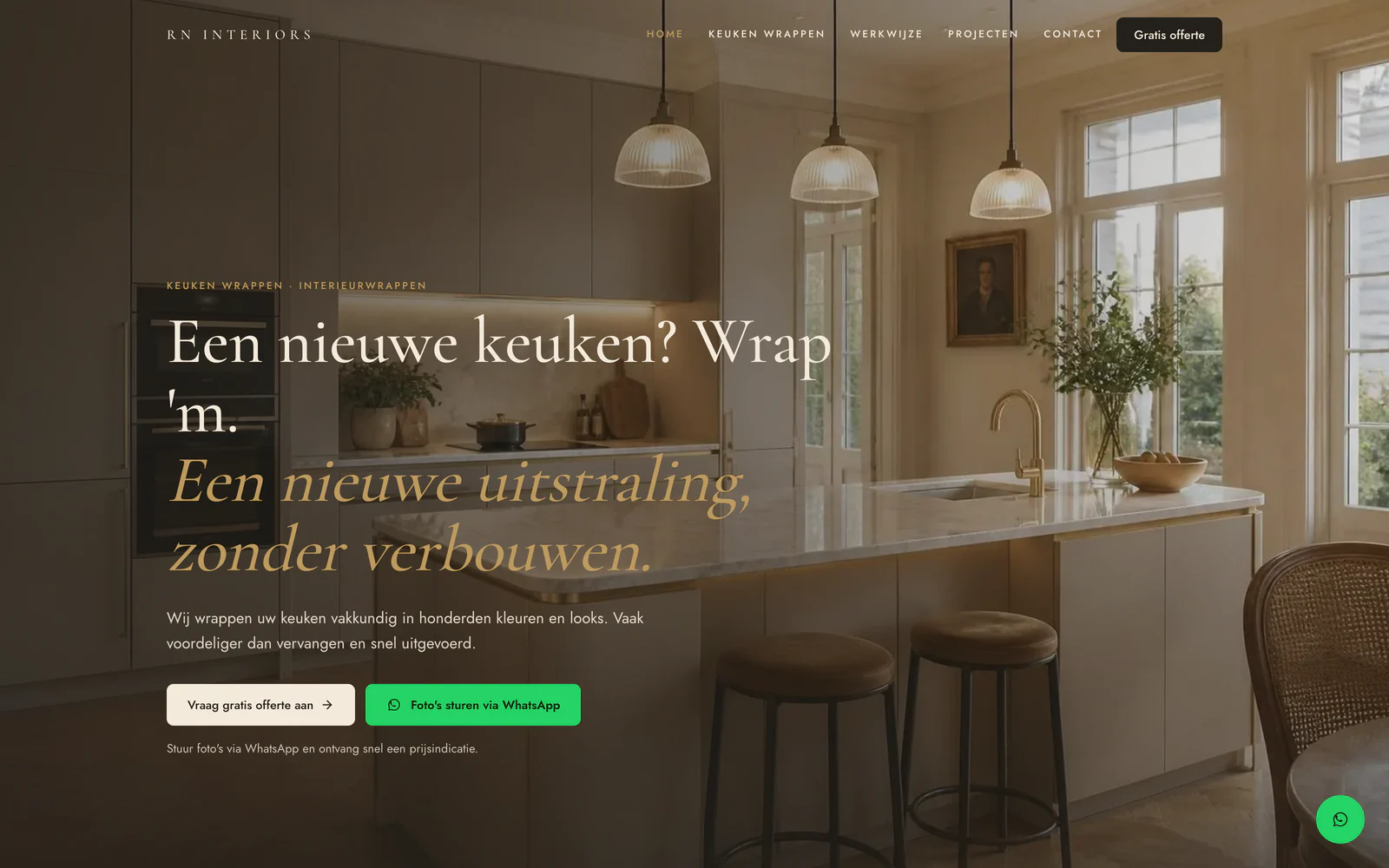 Screenshot van de RN Interiors-website: hero over keuken wrappen