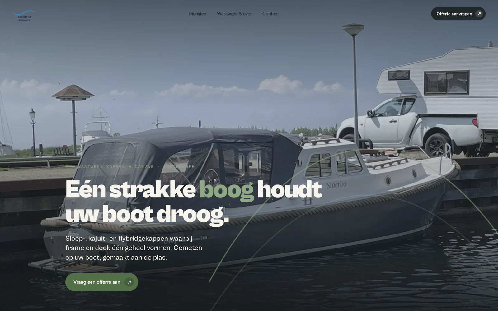 Screenshot van de website van Zeilmakerij Excellent met een sloep met maatwerkkap aan de Loosdrechtse Plassen